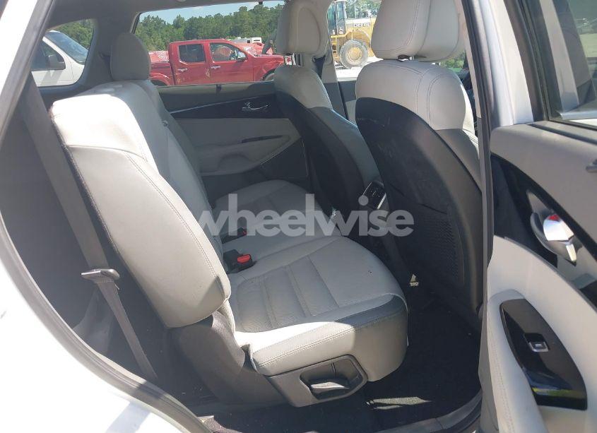 Photo 8 of 2016 Kia Sorento 3.3L SX (VIN 5XYPK4A58GG114102)