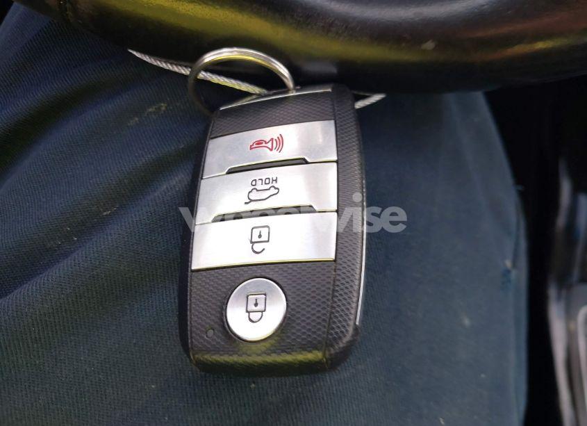 Photo 11 of 2017 Kia Sorento 3.3L SX (VIN 5XYPK4A58HG251610)