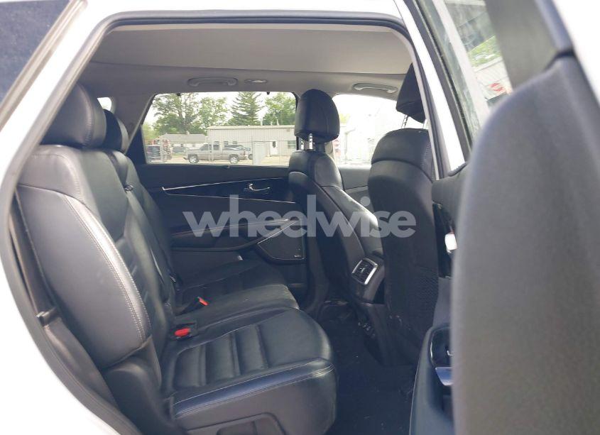 Photo 8 of 2017 Kia Sorento 3.3L SX (VIN 5XYPK4A58HG251610)
