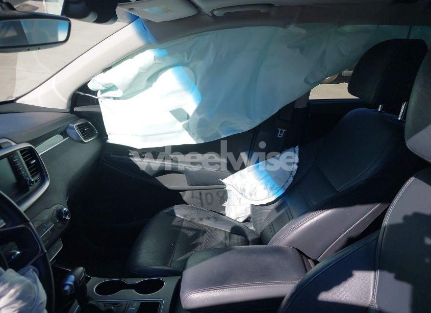 Photo 5 of 2017 Kia Sorento 3.3L SX (VIN 5XYPK4A58HG306654)