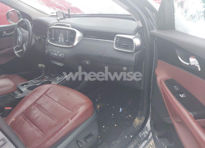 Photo 5 of 2017 Kia Sorento 3.3L SX (VIN 5XYPK4A58HG307433)