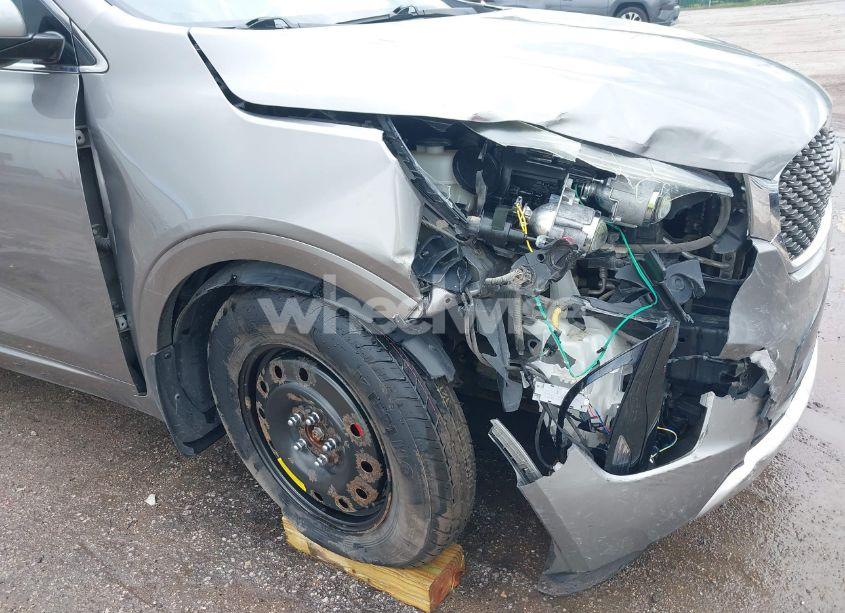 Photo 6 of 2017 Kia Sorento 3.3L SX (VIN 5XYPK4A59HG253995)