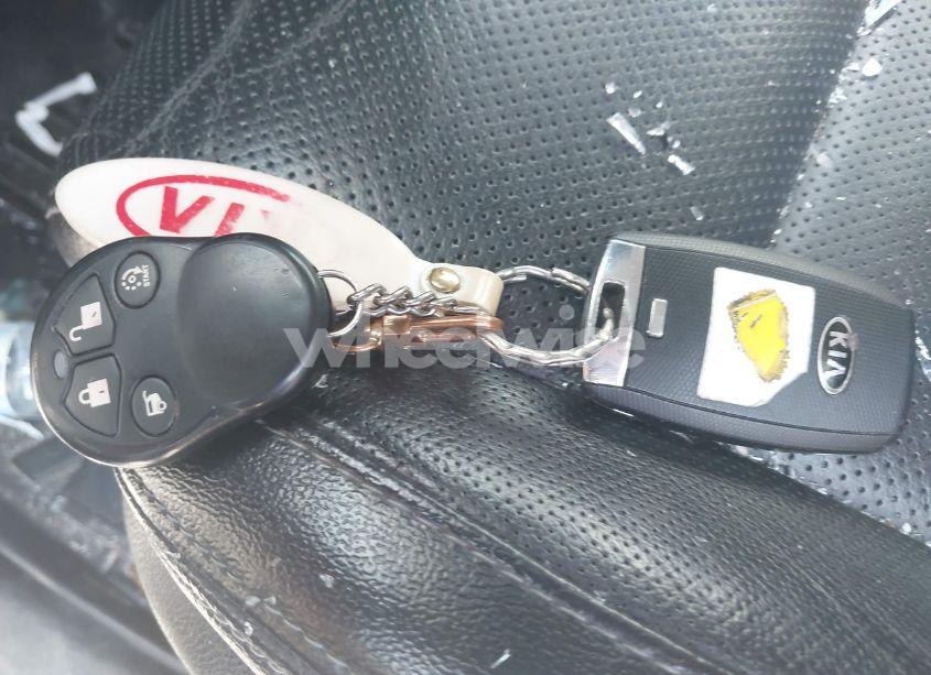 Photo 11 of 2017 Kia Sorento 3.3L SX (VIN 5XYPK4A59HG312155)