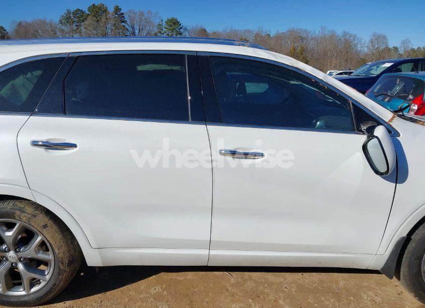 Photo 13 of 2017 Kia Sorento 3.3L SX (VIN 5XYPK4A5XHG314075)