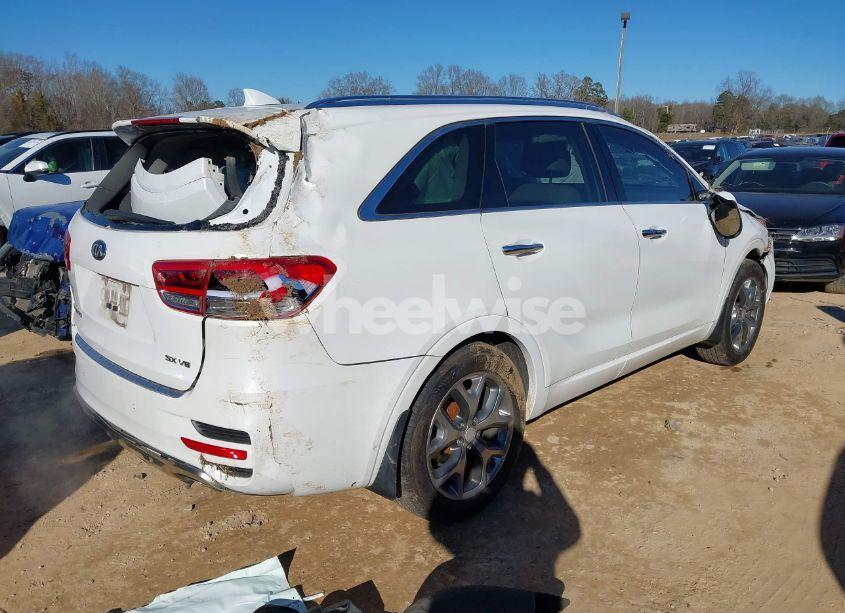 Photo 4 of 2017 Kia Sorento 3.3L SX (VIN 5XYPK4A5XHG314075)