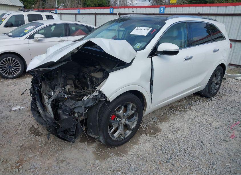 Photo 2 of 2018 Kia Sorento 3.3L SX (VIN 5XYPK4A5XJG418555)