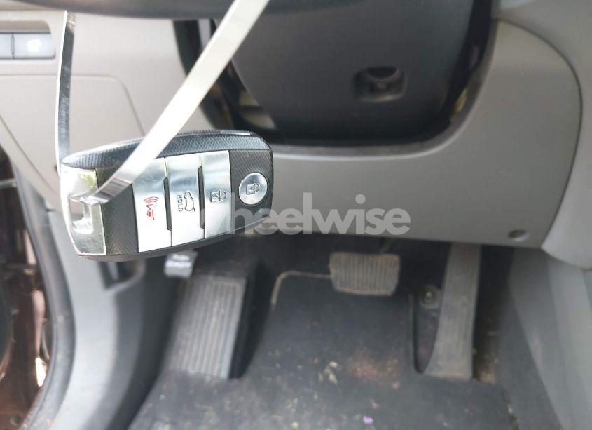 Photo 11 of 2016 Kia Sorento 3.3L SX (VIN 5XYPKDA50GG122419)