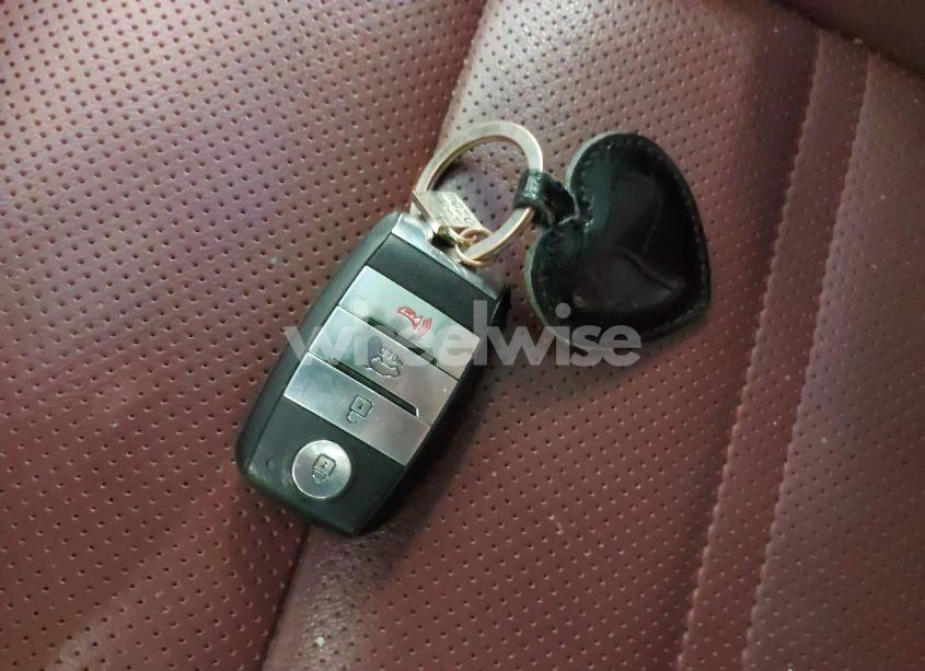 Photo 11 of 2017 Kia Sorento 3.3L SX (VIN 5XYPKDA50HG241931)