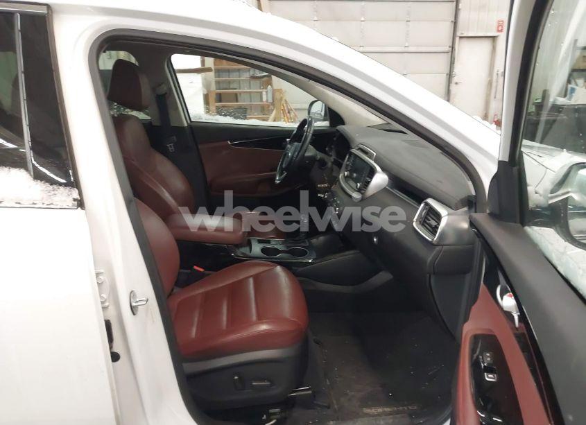 Photo 5 of 2017 Kia Sorento 3.3L SX (VIN 5XYPKDA50HG241931)