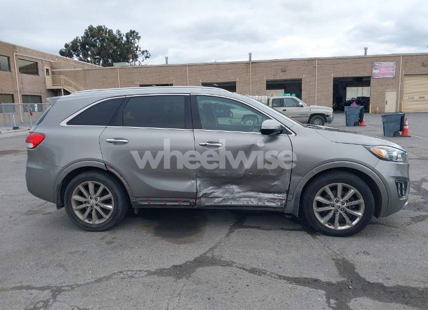 Photo 13 of 2017 Kia Sorento 3.3L SXL (VIN 5XYPKDA50HG295519)