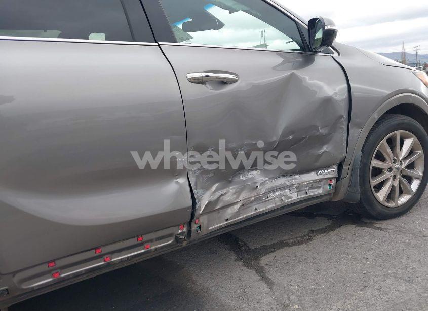 Photo 6 of 2017 Kia Sorento 3.3L SXL (VIN 5XYPKDA50HG295519)