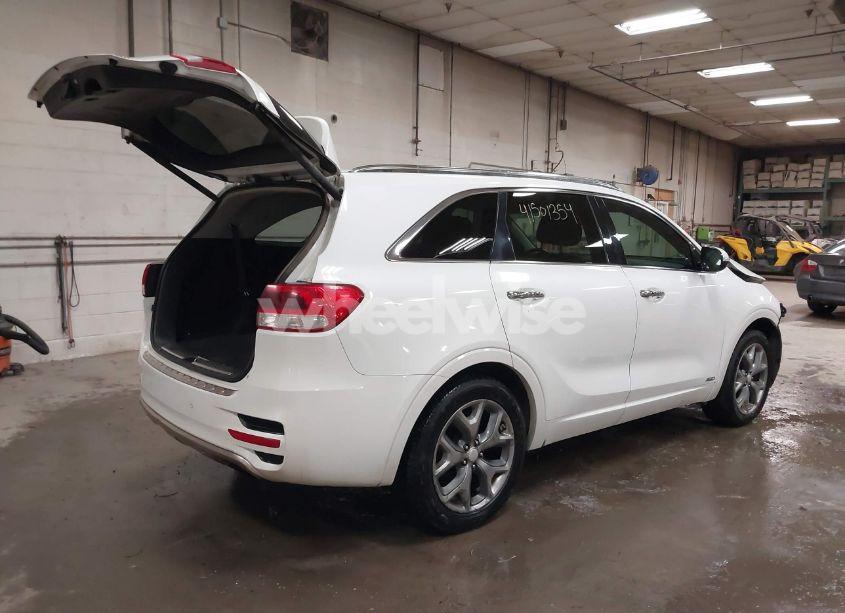 Photo 4 of 2016 Kia Sorento 3.3L SX (VIN 5XYPKDA51GG077698)