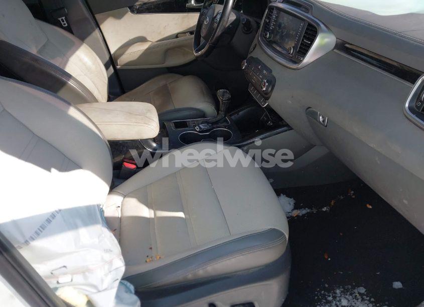Photo 5 of 2016 Kia Sorento 3.3L SX (VIN 5XYPKDA51GG108352)