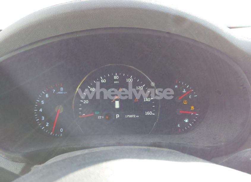 Photo 7 of 2016 Kia Sorento 3.3L SX (VIN 5XYPKDA51GG108352)