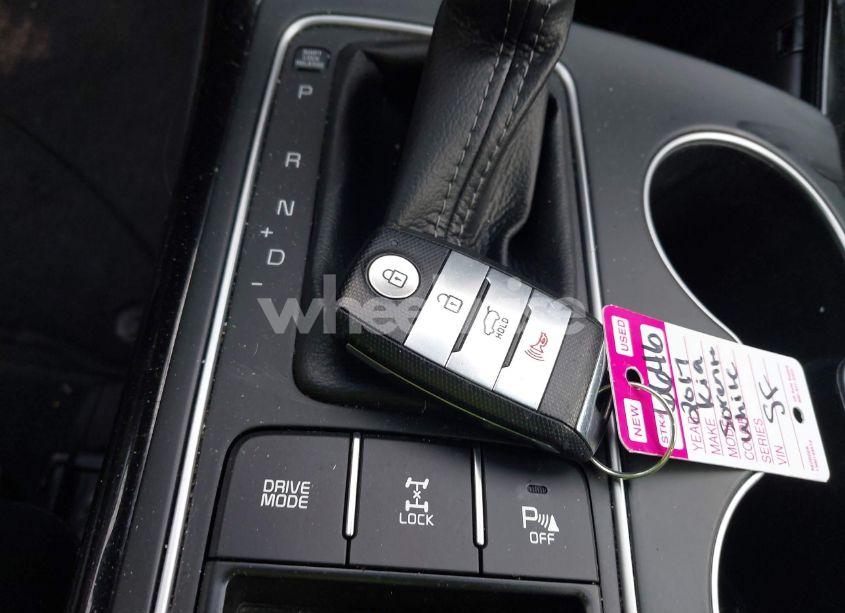 Photo 11 of 2017 Kia Sorento 3.3L SX (VIN 5XYPKDA52HG321103)