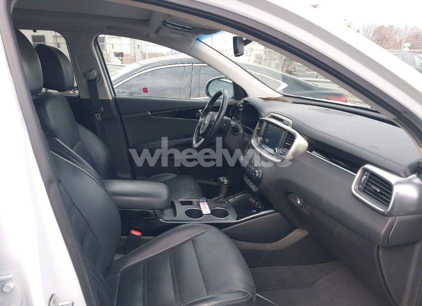 Photo 5 of 2017 Kia Sorento 3.3L SX (VIN 5XYPKDA52HG321103)