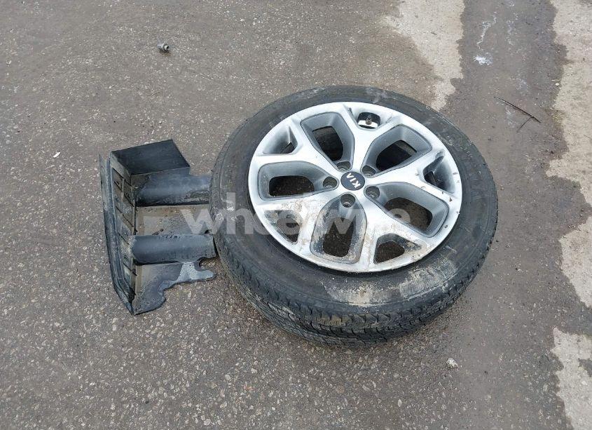 Photo 12 of 2020 Kia Sorento 3.3L SX (VIN 5XYPKDA52LG648240)