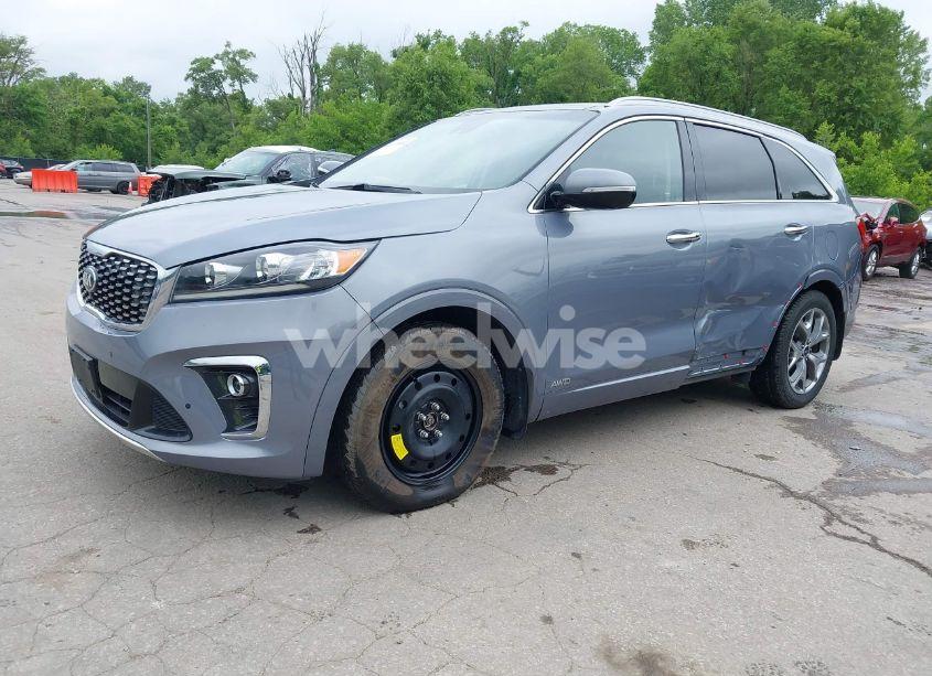 Photo 2 of 2020 Kia Sorento 3.3L SX (VIN 5XYPKDA52LG648240)