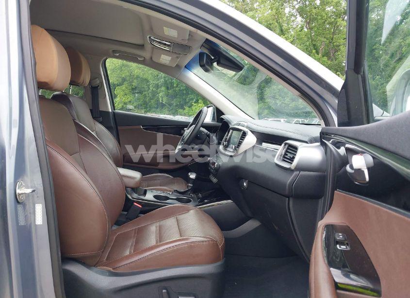 Photo 5 of 2020 Kia Sorento 3.3L SX (VIN 5XYPKDA52LG648240)