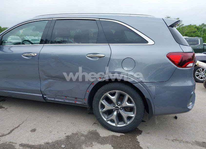 Photo 6 of 2020 Kia Sorento 3.3L SX (VIN 5XYPKDA52LG648240)