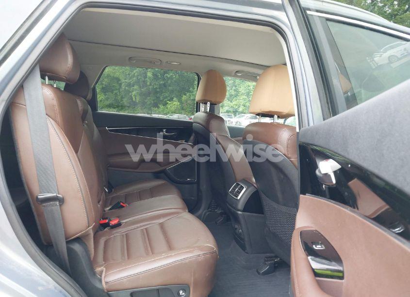 Photo 8 of 2020 Kia Sorento 3.3L SX (VIN 5XYPKDA52LG648240)