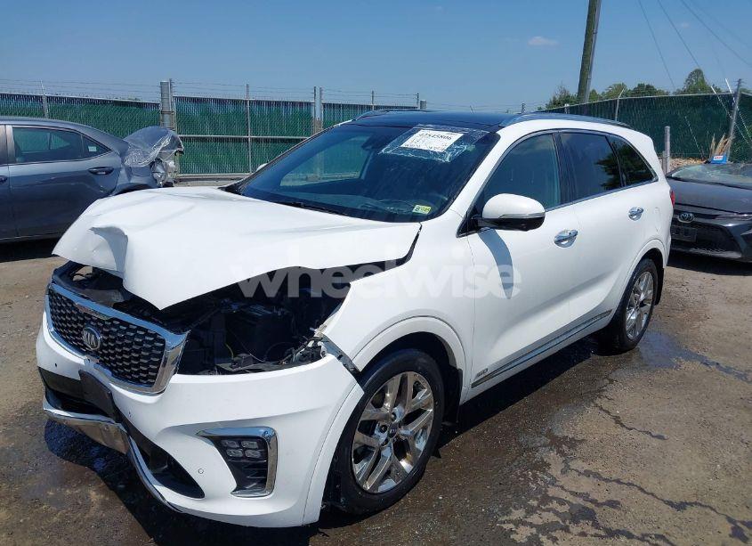 Photo 2 of 2019 Kia Sorento 3.3L SXL (VIN 5XYPKDA53KG536707)