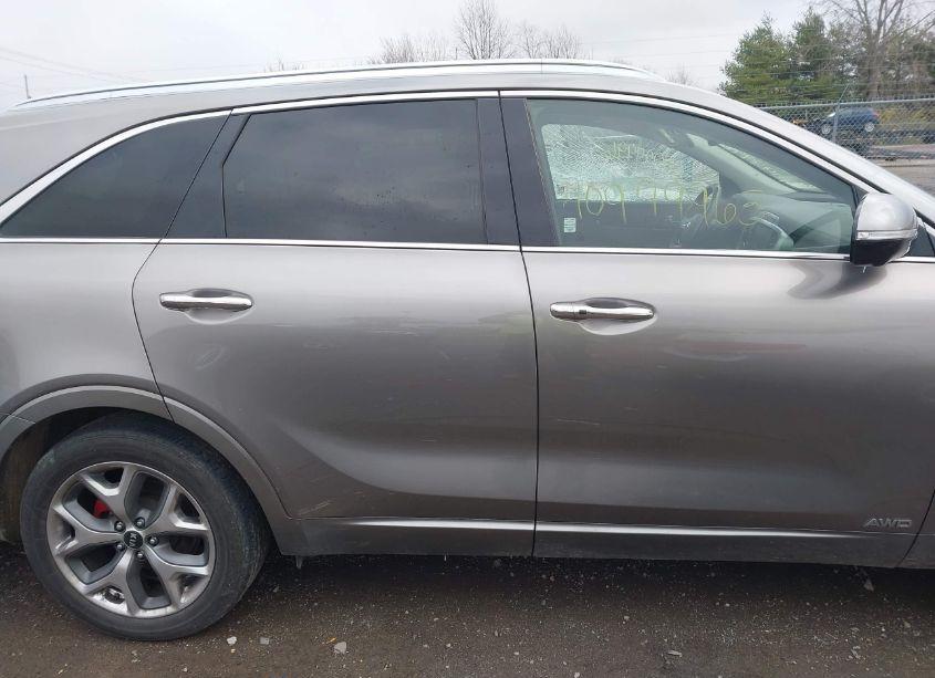 Photo 14 of 2019 Kia Sorento 3.3L SX (VIN 5XYPKDA53KG538232)