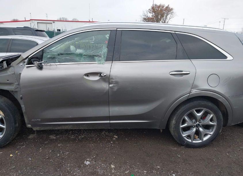 Photo 15 of 2019 Kia Sorento 3.3L SX (VIN 5XYPKDA53KG538232)