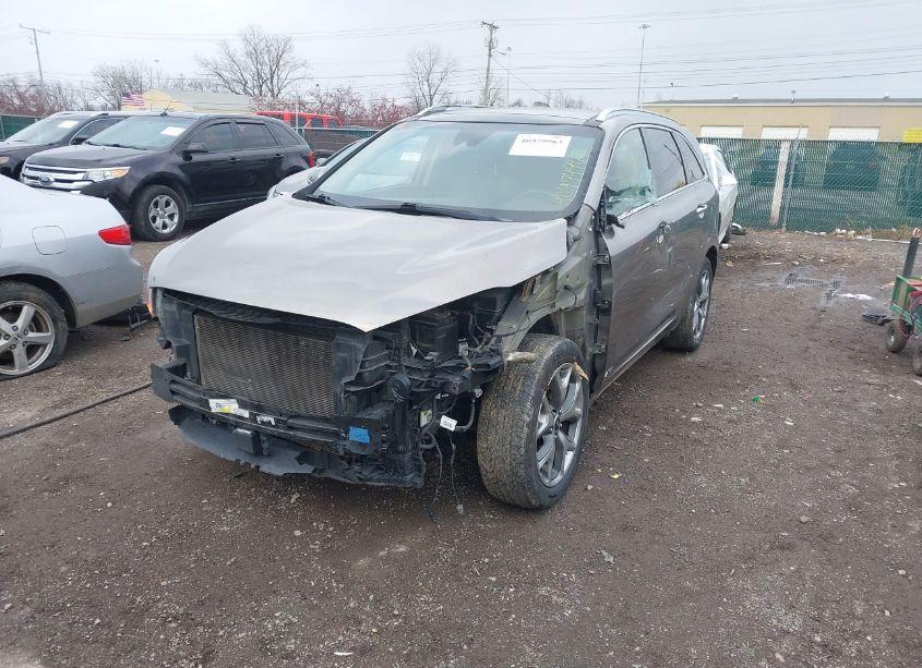 Photo 2 of 2019 Kia Sorento 3.3L SX (VIN 5XYPKDA53KG538232)