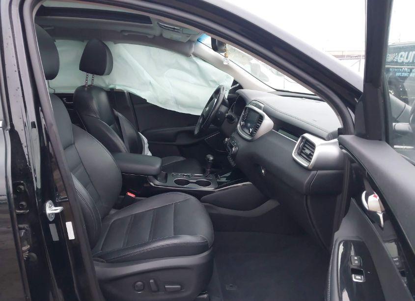Photo 5 of 2019 Kia Sorento 3.3L SX (VIN 5XYPKDA53KG543396)