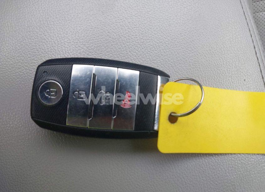 Photo 11 of 2016 Kia Sorento 3.3L SX (VIN 5XYPKDA54GG121581)