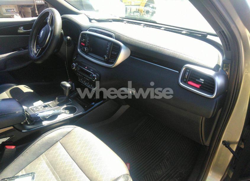 Photo 5 of 2019 Kia Sorento 3.3L SXL (VIN 5XYPKDA54KG509063)