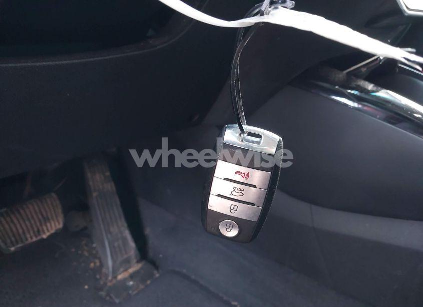 Photo 11 of 2016 Kia Sorento 3.3L SX (VIN 5XYPKDA55GG107544)