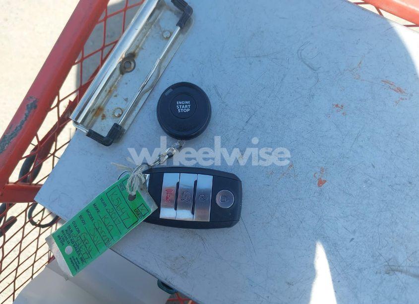 Photo 11 of 2017 Kia Sorento 3.3L SX (VIN 5XYPKDA56HG242677)