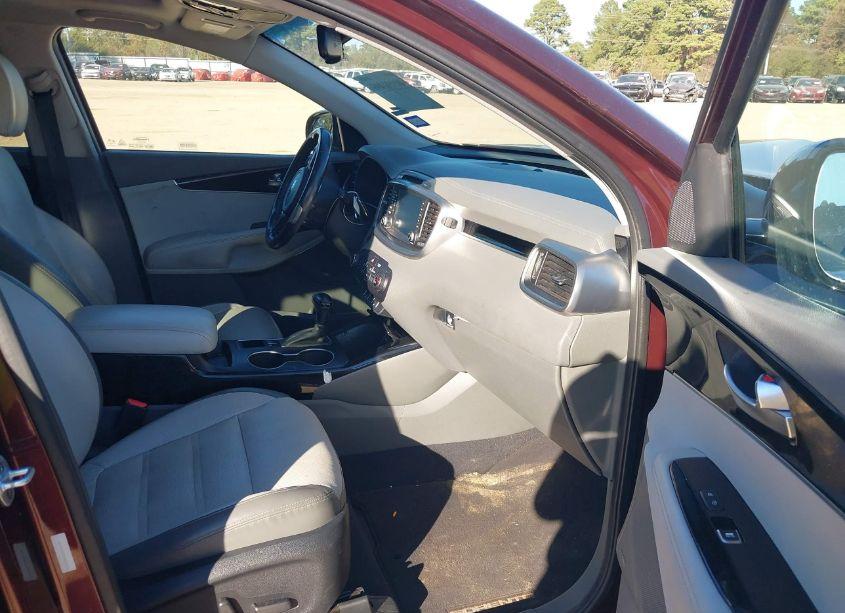 Photo 5 of 2017 Kia Sorento 3.3L SX (VIN 5XYPKDA57HG202236)