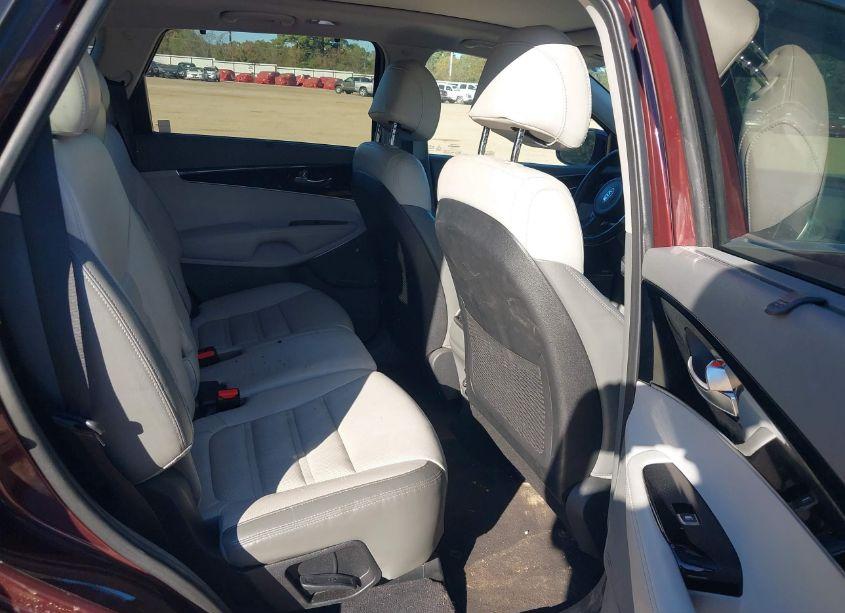 Photo 8 of 2017 Kia Sorento 3.3L SX (VIN 5XYPKDA57HG202236)