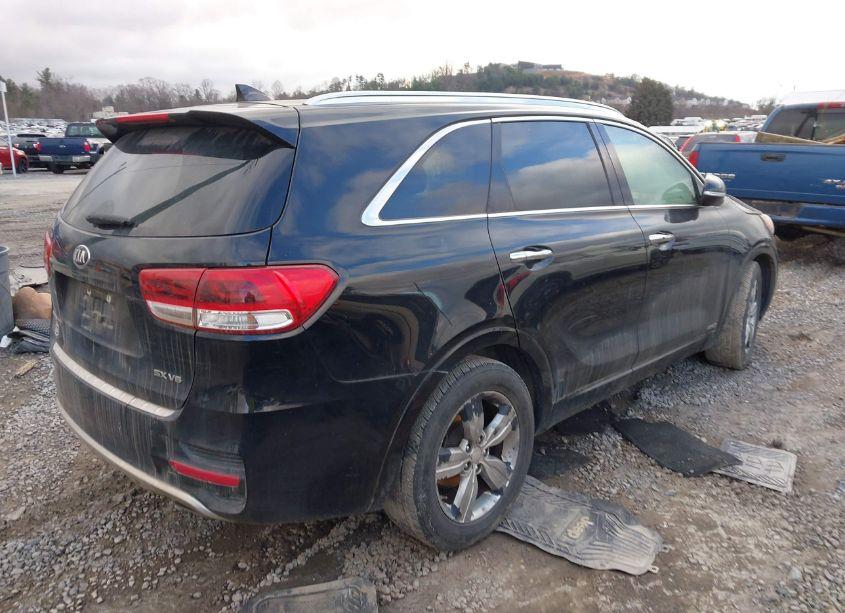 Photo 4 of 2017 Kia Sorento 3.3L SX (VIN 5XYPKDA57HG245121)