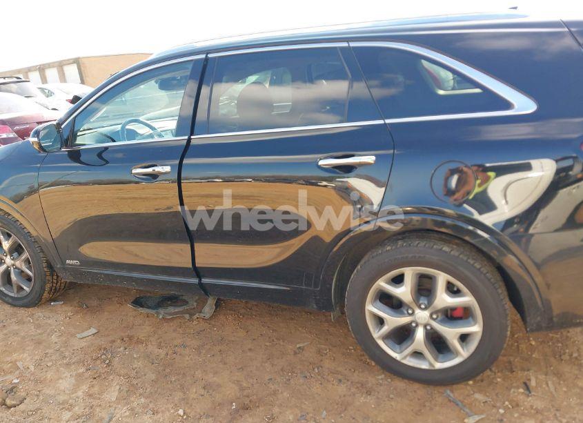 Photo 14 of 2018 Kia Sorento 3.3L SX (VIN 5XYPKDA57JG349078)