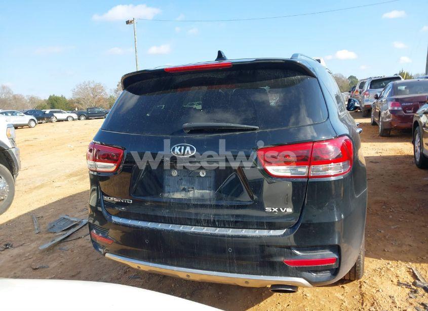 Photo 16 of 2018 Kia Sorento 3.3L SX (VIN 5XYPKDA57JG349078)