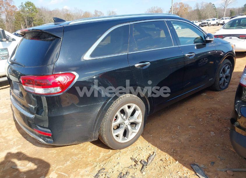 Photo 4 of 2018 Kia Sorento 3.3L SX (VIN 5XYPKDA57JG349078)
