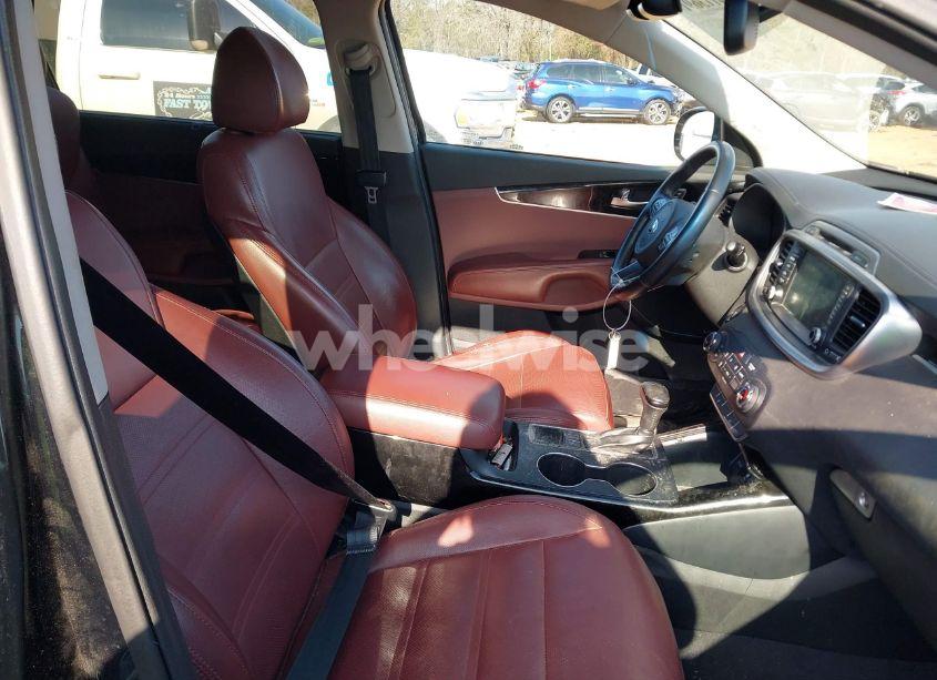 Photo 5 of 2018 Kia Sorento 3.3L SX (VIN 5XYPKDA57JG349078)
