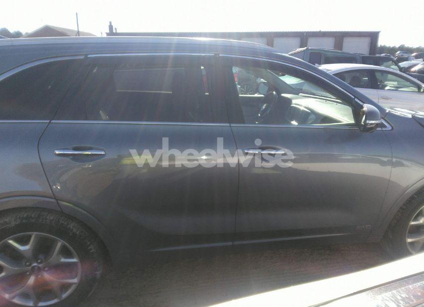 Photo 13 of 2020 Kia Sorento 3.3L SX (VIN 5XYPKDA57LG655703)