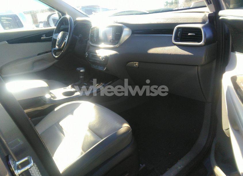 Photo 5 of 2020 Kia Sorento 3.3L SX (VIN 5XYPKDA57LG655703)
