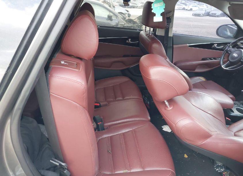 Photo 8 of 2017 Kia Sorento 3.3L SX (VIN 5XYPKDA58HG310025)