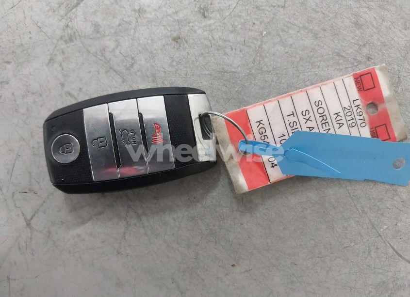 Photo 11 of 2019 Kia Sorento 3.3L SX (VIN 5XYPKDA58KG547704)