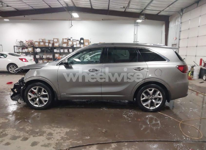 Photo 15 of 2019 Kia Sorento 3.3L SX (VIN 5XYPKDA58KG547704)