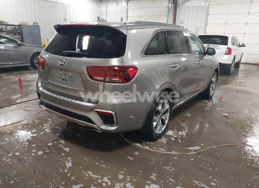 Photo 4 of 2019 Kia Sorento 3.3L SX (VIN 5XYPKDA58KG547704)