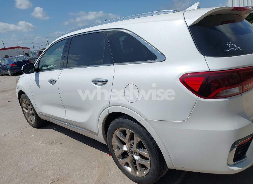 Photo 14 of 2019 Kia Sorento 3.3L SXL (VIN 5XYPKDA58KG609862)