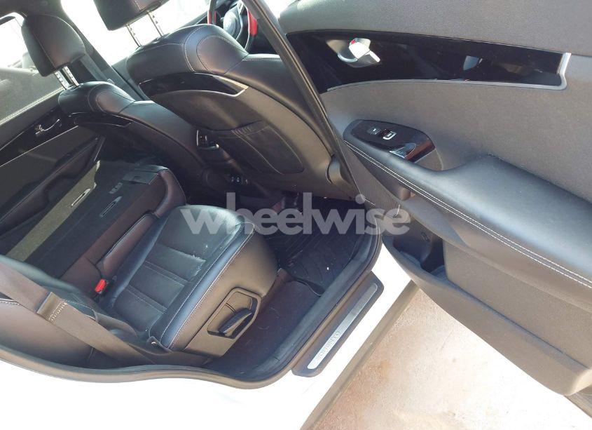 Photo 8 of 2019 Kia Sorento 3.3L SXL (VIN 5XYPKDA58KG609862)