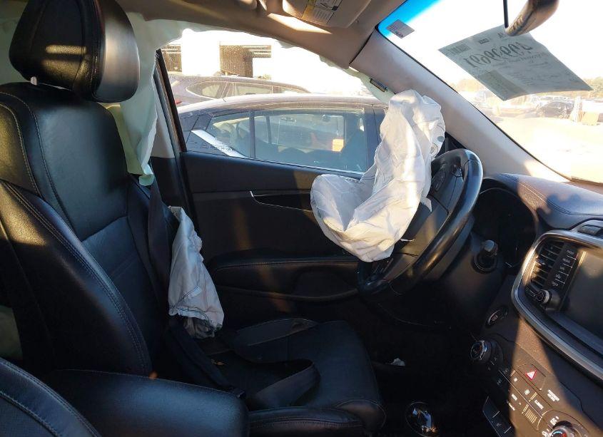 Photo 4 of 2016 Kia Sorento 3.3L SX (VIN 5XYPKDA59GG008113)